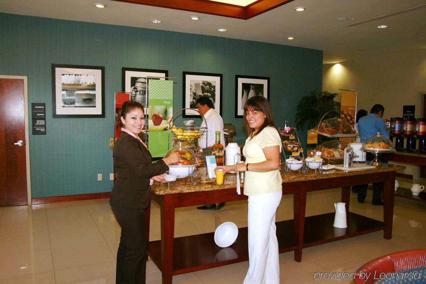 Hampton Inn Tampico Airport Restaurace fotografie